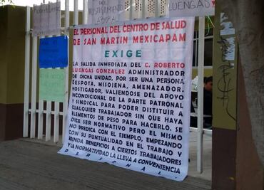 Empleados toman Centro de Salud en Oaxaca
