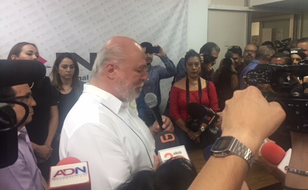 Manuel Clouthier Carrillo, a su registro como candidato independiente al Senado. (FOTO: Javier Cabrera. EL UNIVERSAL)