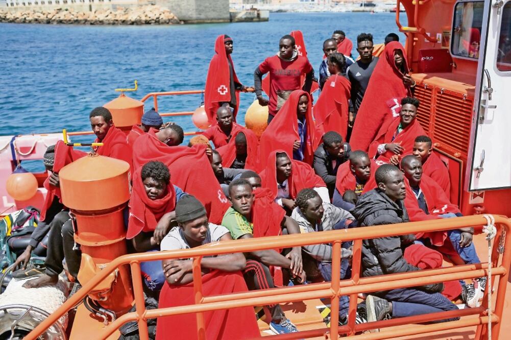Decenas de migrantes fueron interceptados este fin de semana por las autoridades Españolas y llevados al puerto de Tarifa. (JON NAZCA. REUTERS)