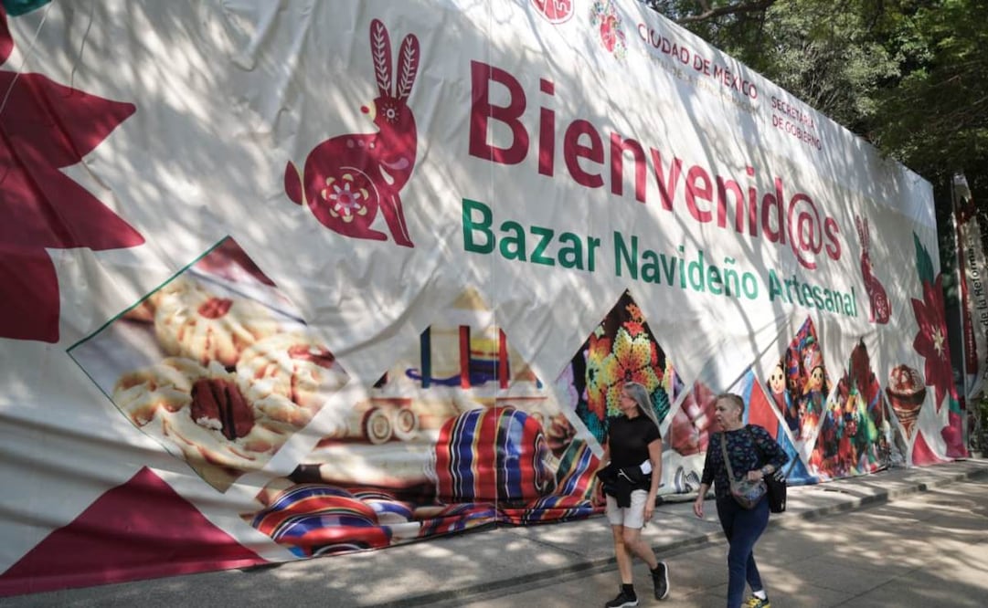 El Bazar Navideño Artesanal, ubicado en Paseo de la Reforma 13, sigue sin abrir. 
Foto: Carlos Mejía