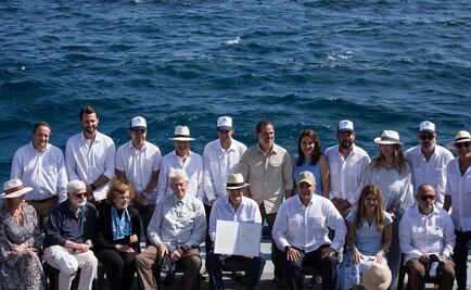 Ecuador inaugura reserva en Galápagos y sella la mayor área marina protegida