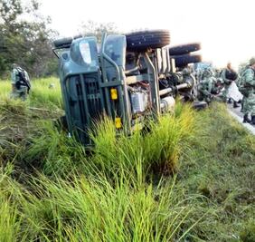 Volcadura deja 12 militares lesionados en Tamaulipas