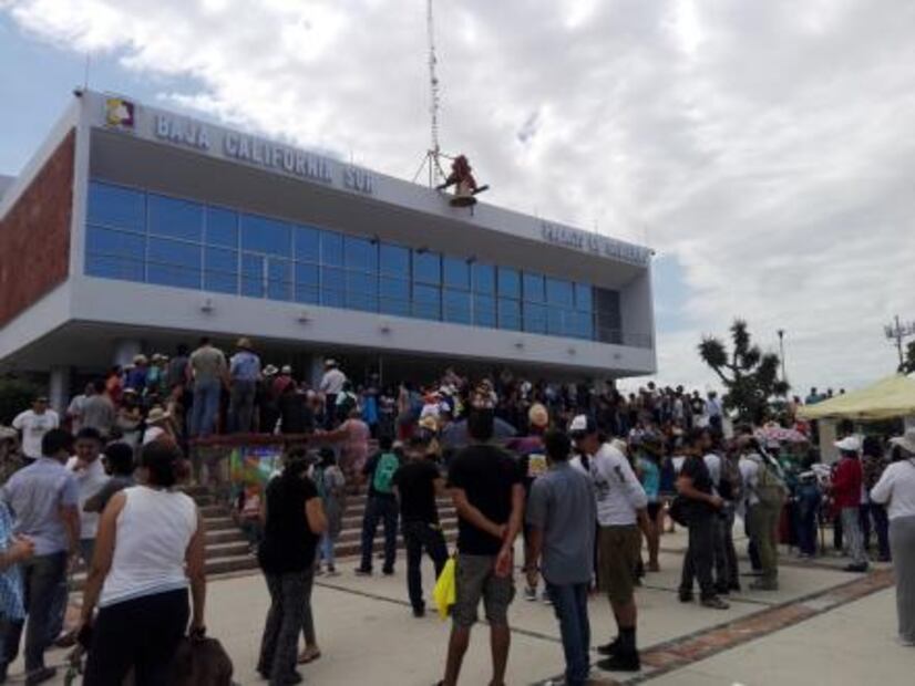 Protestan contra proyecto minero en área protegida de Baja California Sur