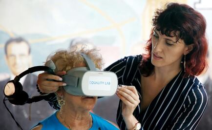 Personas de la tercera edad combaten depresión con realidad virtual