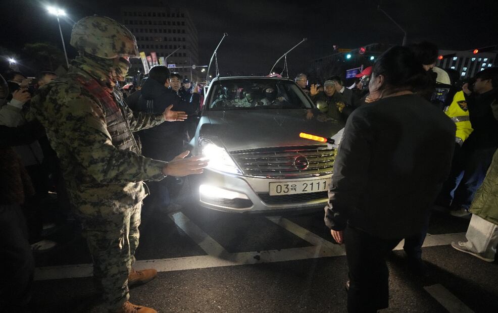 Protestas en Corea del Sur tras declaración de la ley marcial. Foto: AP