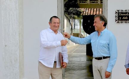 Yunes toma posesión formal de casa expropiada de Duarte