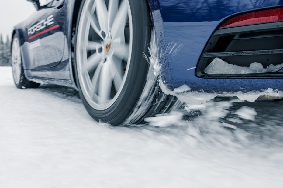 Porsches, nieve y pilotos profesionales, ¿qué se puede aprender de ello?