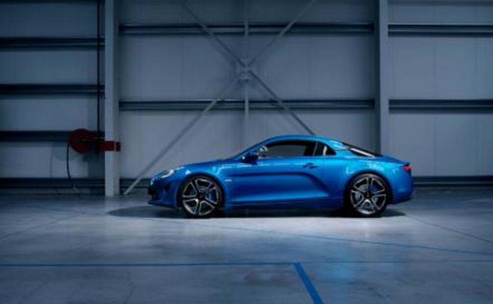 Alpine A110 es mostrado antes de tiempo  