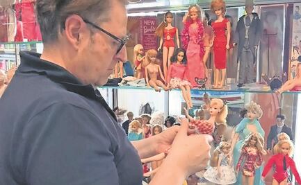 ¡Verdadero fan de Barbie! Hombre colecciona casi 2 mil muñecas en Viena