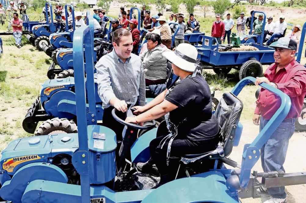De gira de trabajo por Tecamachalco, el gobernador Rafael Moreno Valle dijo que en Oaxaca debe haber diálogo, pero también firmeza al aplicar la ley (ESPECIAL)