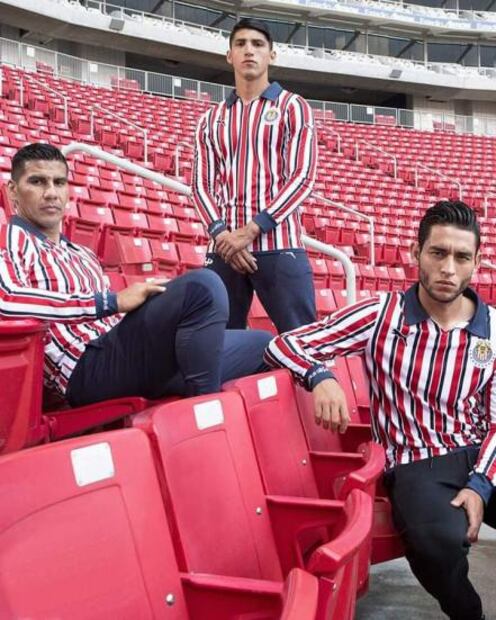 Presentan playera de Chivas para el Mundial de Clubes
