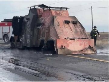 Abandonan vehículo "monstruo" incendiado sobre carretera Reynosa-San Fernando; se registran enfrentamientos y balaceras