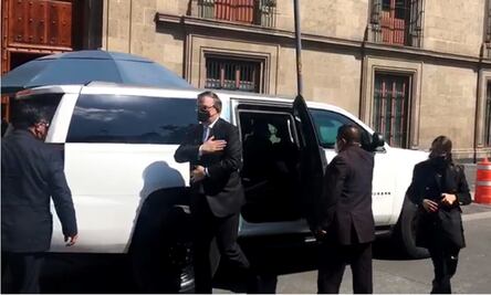 Comienzan a llegar funcionarios a Palacio Nacional para reunión entre AMLO y John Kerry 