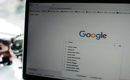 Google elimina referencias predeterminadas para Mes del Orgullo y Mes de la Historia Negra; afirma "no es escalable ni sostenible"