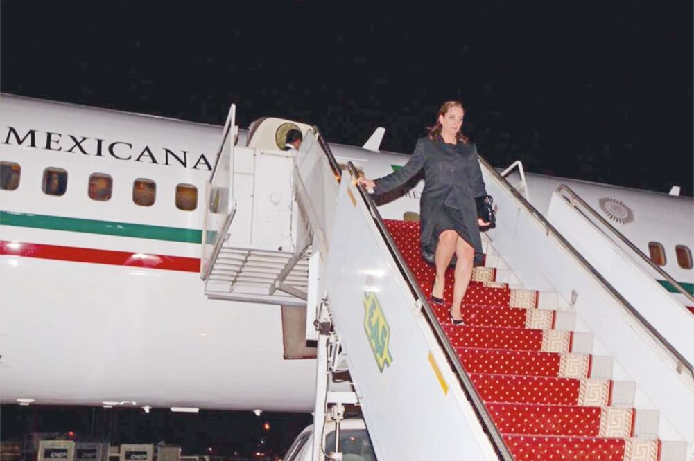 La canciller Claudia Ruiz Massieu llegó a El Cairo, Egipto, acompañada de funcionarios del gobierno federal y de familiares de los mexicanos afectados (SECRETARÍA DE RELACIONES EXTERIORES)