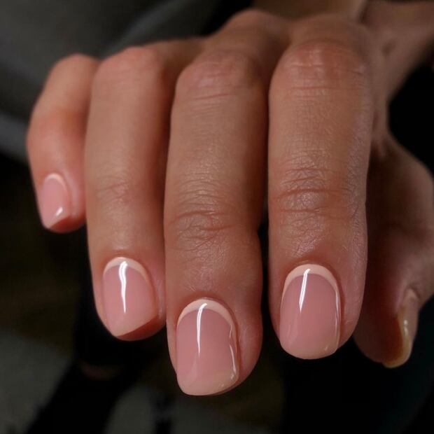 La manicura francesa se adapta a todos los gustos. Foto: Instagram @polishedbylolo