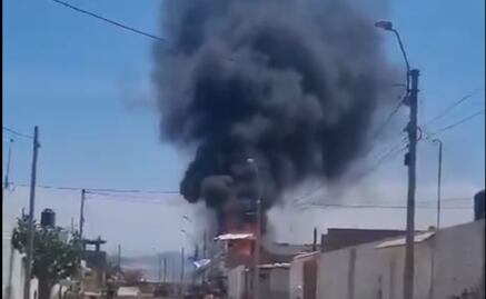 Avioneta se estrella en el centro de Lima, Perú; reportan heridos a sus dos tripulantes