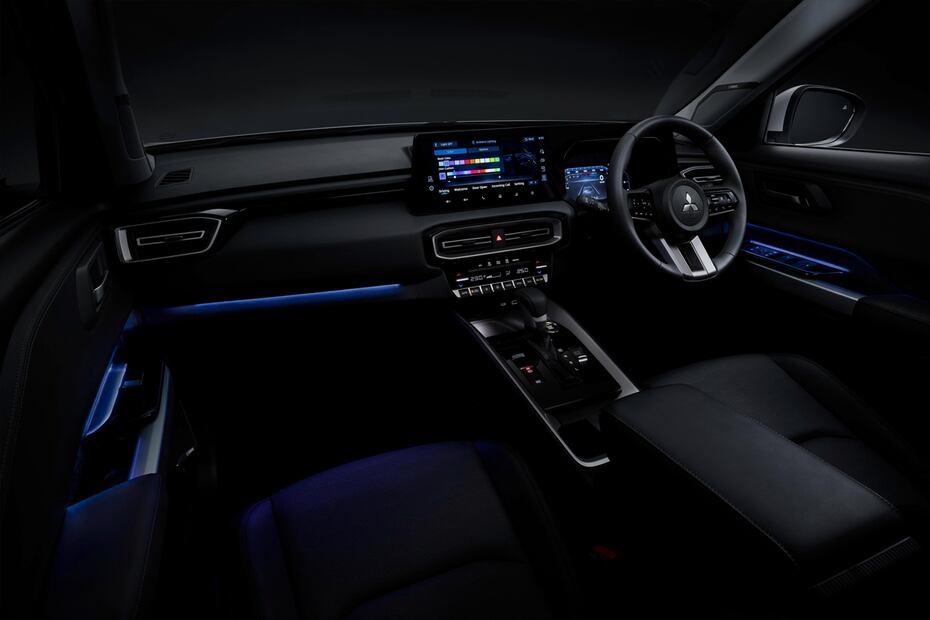 Esta SUV cuenta con techo panorámico y luz ambiental adaptable. Foto: Mitsubishi Motors.