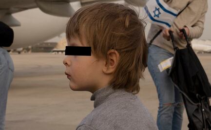 Con pasaporte y un número de teléfono, niño de 11 años huye de la guerra en Ucrania hacia Eslovaquia