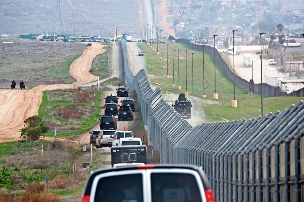 Despliegue. Según las autoridades de EU, actualmente hay 900 soldados en Texas, Nuevo México y Arizona (EVAN VUCCI. AP)