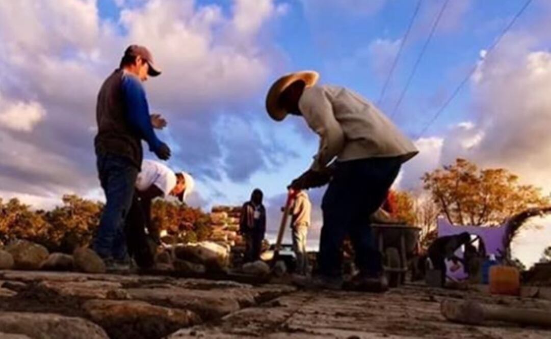 Javier Jiménez Espriú dijo que el objetivo es que este sexenio queden comunicadas todas las cabeceras municipales. Foto: Archivo / EL UNIVERSAL