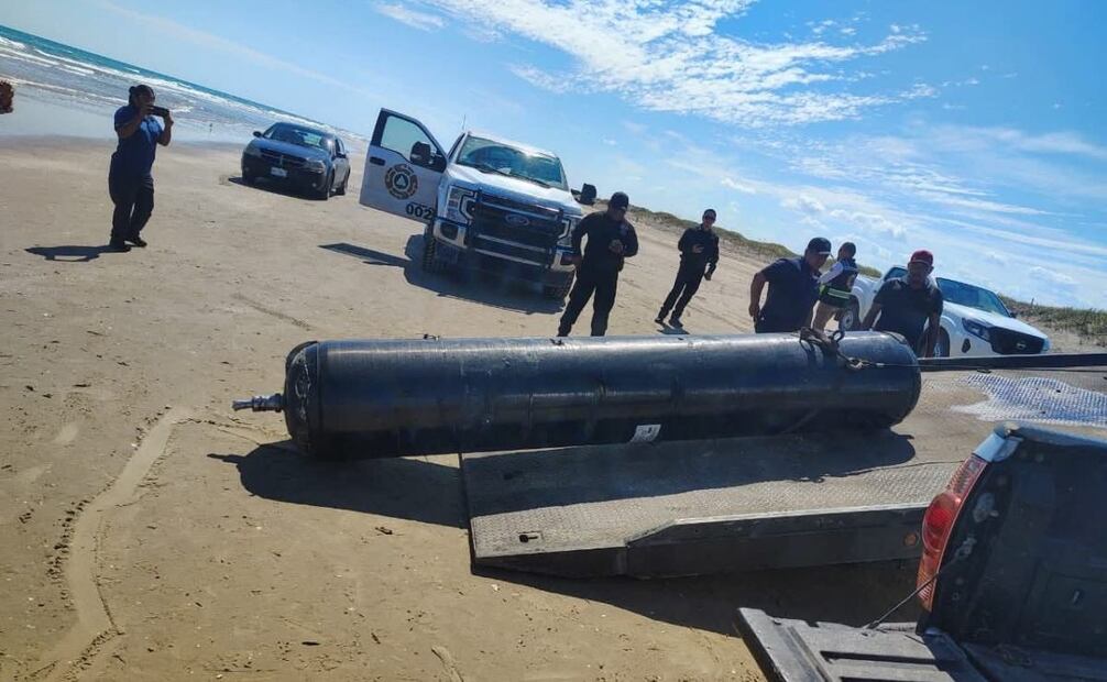 El activista informó que el tanque recuperado tiene un peso de 200 kilos y 3.61 metros de largo y esta fabricado con fibra de carbono.
Foto: Especial.