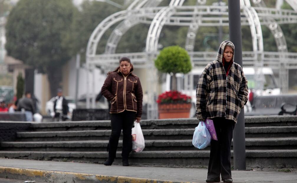 Protección Civil recomendó abrigarse, protegerse el rostro, la cabeza, manos y orejas, evitar respirar aire frío cubriéndose boca y nariz. /Archivo - EL UNIVERSAL