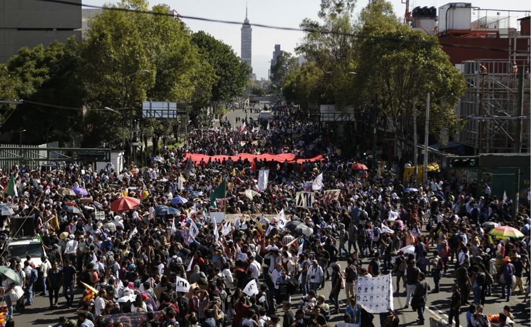Acompañan 67 visitadores de CDHDF marcha del 2 de octubre