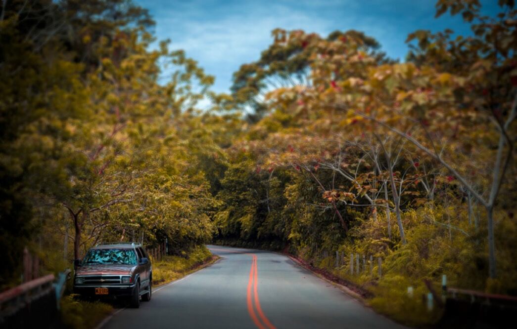 Roban camioneta mientras dueño dormía en los asientos traseros