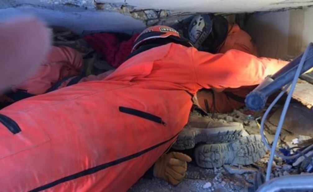 Topos mexicanos rescatan cuerpos de una familia en Turquía