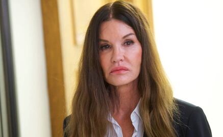 Janice Dickinson dice a jurado que Bill Cosby la violó en 1982