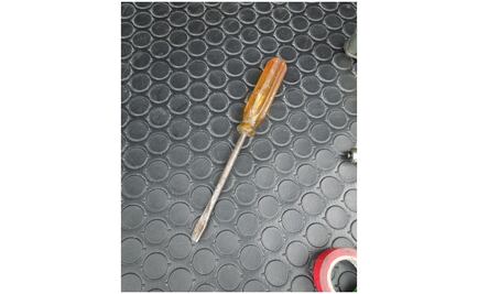 Chofer de transporte público amaga a dos pasajeras con un desarmador