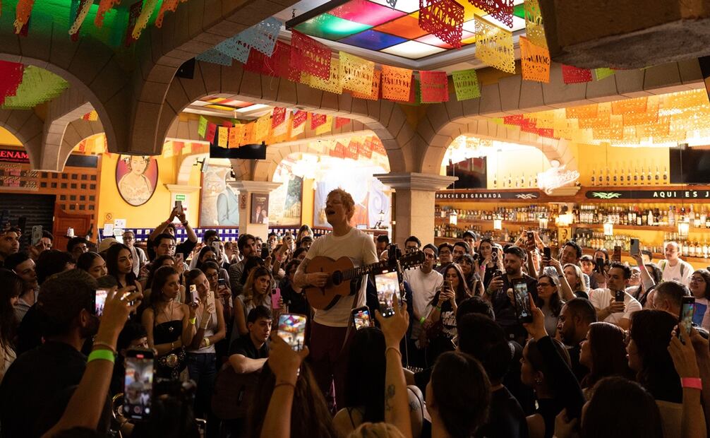 Al evento organizado por Spotify solo acudieron los oyentes más activos del cantante y algunos creadores de contenido. Foto: @marksurridge