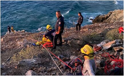 Rescatan a turista estadounidense atrapado en risco de playa en BCS; está fuera de peligro