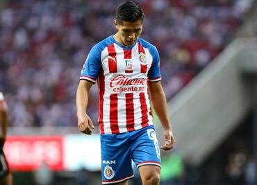 Chivas corre a Dieter Villalpando y pone transferibles a los otros "fiesteros"