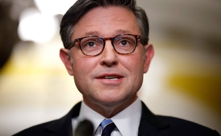 Bad Bunny en el Super Bowl: Mike Johnson propone a cantante trumpista para el medio tiempo en lugar del puertorriqueño