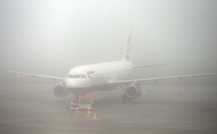 Cancelan vuelos en Reino Unido por densa niebla