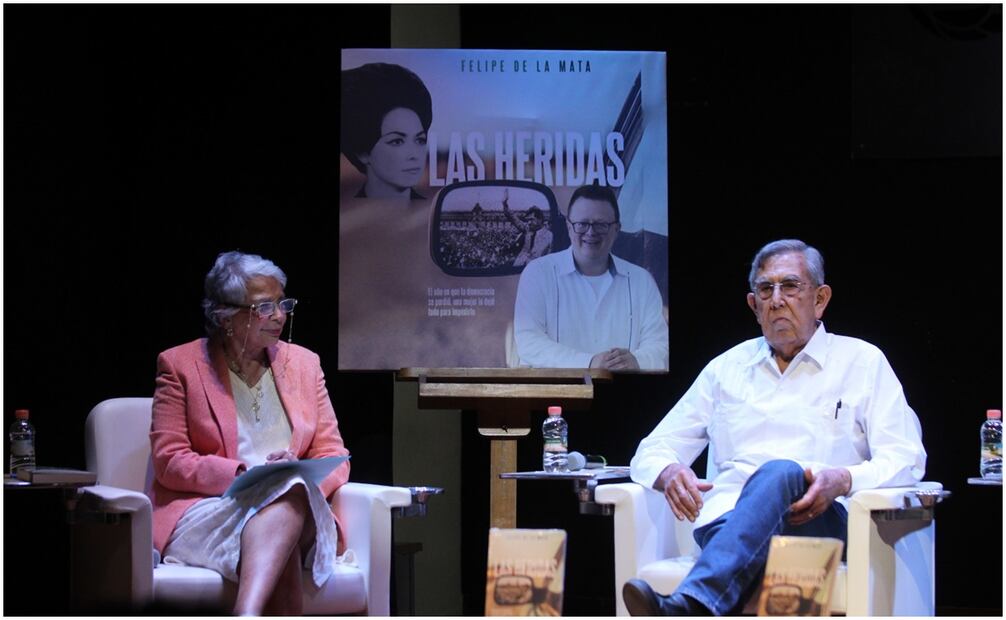 Felipe de la Mata Pizaña presenta su libro "Las heridas", acompañado de Cuauhtémoc Cárdenas y Olga Sánchez Cordero. Foto: Francisco Rodríguez/EL UNIVERSAL