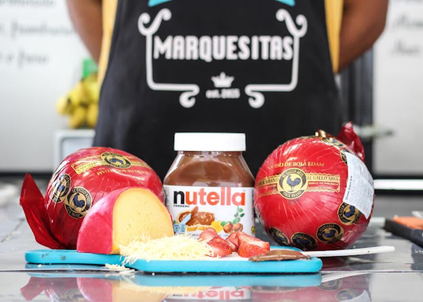 Aunque el queso de bola es el relleno tradicional, actualmente existen versiones dulces y saladas para todos los gustos. Foto: Marquesitas / Las Hijas Del Marqués