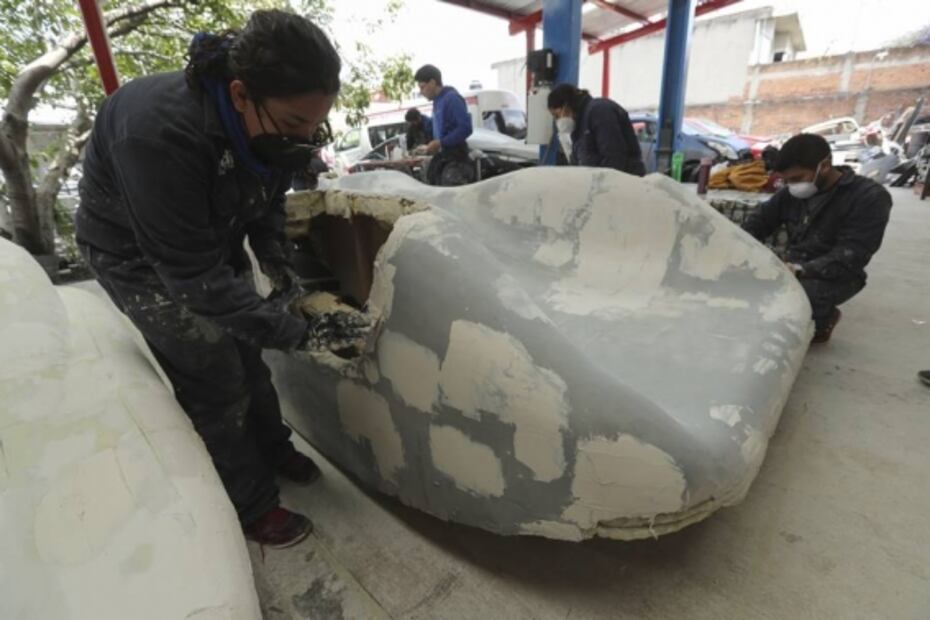 Universitarios desarrollan un auto solar; buscan padrinos para proyecto