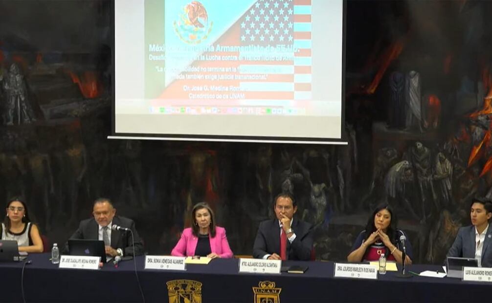 Conversatorio México vs Industria armamentista de EU: Desafíos jurídicos en la lucha contra el tráfico ilícito de armas, organizado por la Facultad de Derecho de la UNAM. Foto: especial
