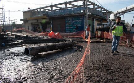Afectación grave en viviendas de Tultitlán por ruptura de tubería de agua