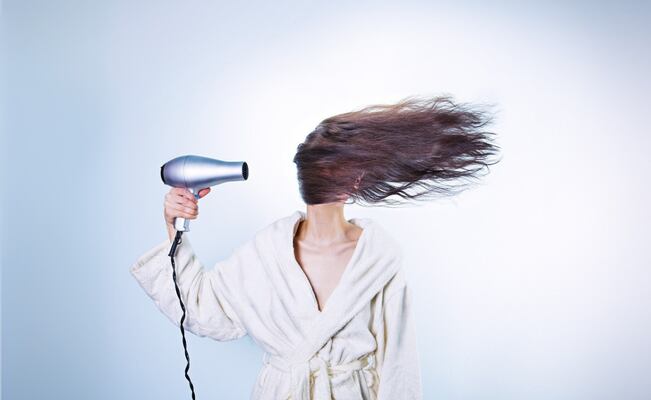 ¡Despídete de tu secadora vieja! La Shark FlexStyle está más barata que nunca para dejar tu cabello como de salón