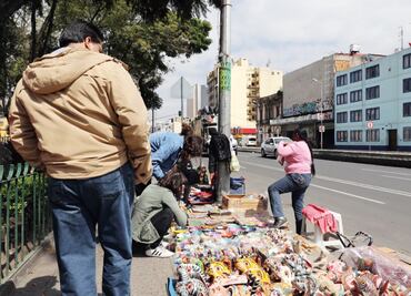 Tras desalojo, ambulantes toman parte de 'La Ciudadela'