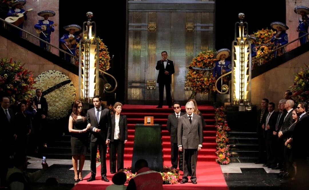 De la Mora comentó que nunca fue amigo de Juan Gabriel, pero siempre alabó su trabajo dentro y fuera del escenario. Foto: Henry Romero