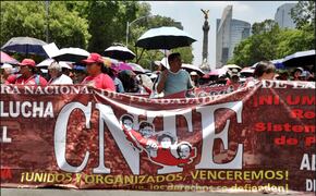Maestros de la CNTE marchan del Ángel de la Independencia al Zócalo de la Ciudad de México, el viernes 6 de junio de 2025. Foto: Carlos Mejía/EL UNIVERSAL