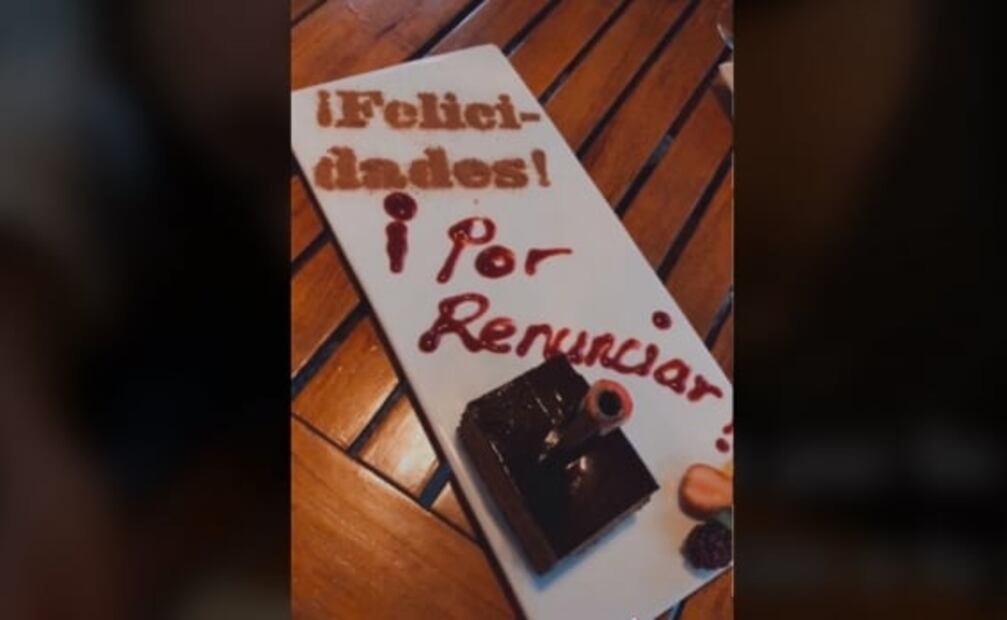 "¡Felicidades por renunciar!"; con pastel, joven festeja haber dejado su "trabajo tóxico"