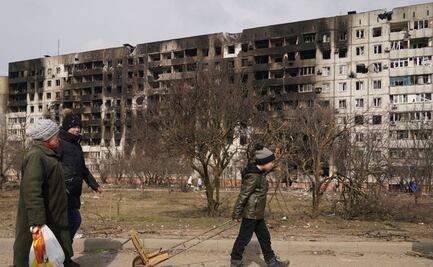 Vladimir Putin exige la rendición de Mariupol para detener el bombardeo a la ciudad 