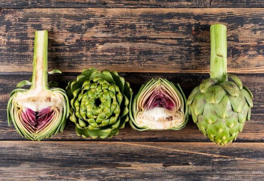 Las alcachofas contienen una variedad de nutrientes que pueden favorecer la salud de los perros. Fuente: Freepik.