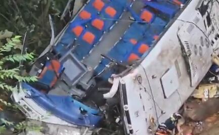 Volcadura de autobús de estudiantes deja 12 muertos y 20 heridos en Colombia